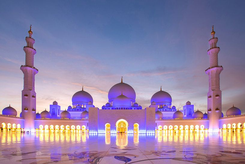 Sheikh Zayed mosque by Antwan Janssen