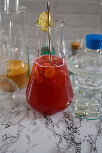 Gin Strawberry Tonic Cocktail in een fles