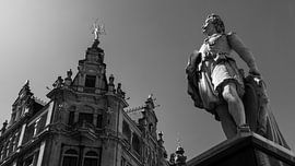 Sir-Anthony-van-Dyck-Statue, Antwerpen: Monochrom von Imladris Images