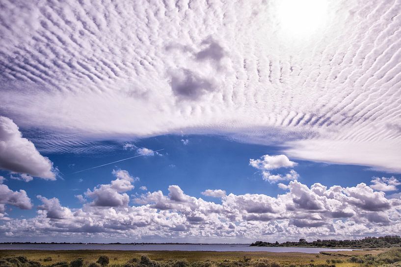 Nuages de stratus au-dessus du lac de Grevelingen par Brian Morgan