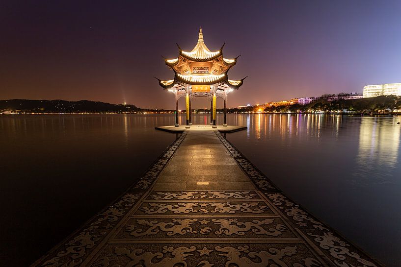West Lake bei Nacht von Niek Wittenberg