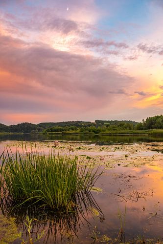 Zonsondergang bij de rivier