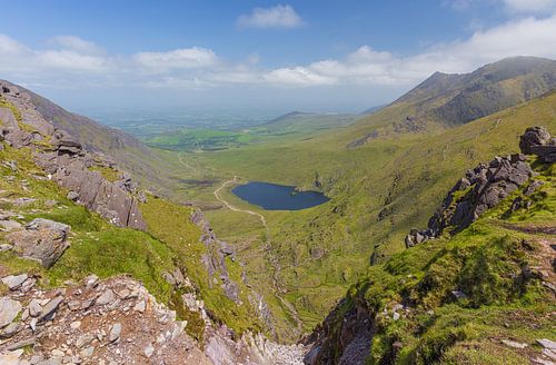 Vue de Carrauntoohil de Carrantuohill (gaélique irlandais : Corrán Tuathail) Irlande