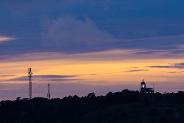 Vuurtoren Vlieland net na zonsondergang (4:3) van Gerard Koster Joenje (Vlieland, Amsterdam & Lelystad in beeld)