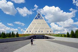 Astana, Palace of peace and reconciliation  von Andrew Chang