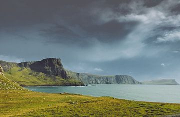 Neist Point op het Isle of Skye in Groot-Brittannië. Panorama klif. Schotland Hooglanden! van Jakob Baranowski - Photography - Video - Photoshop