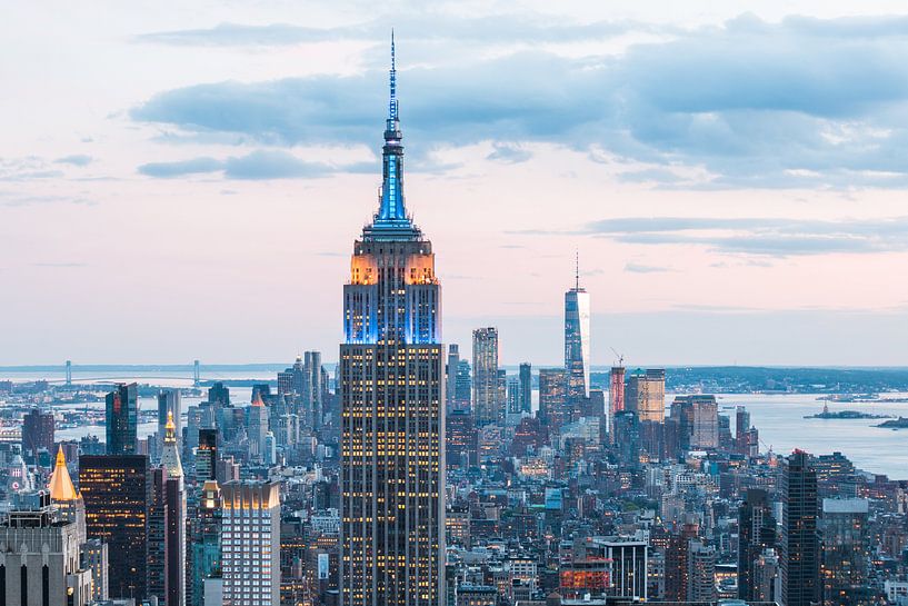 Empire State Building & Manhattan in de Avond van Frenk Volt