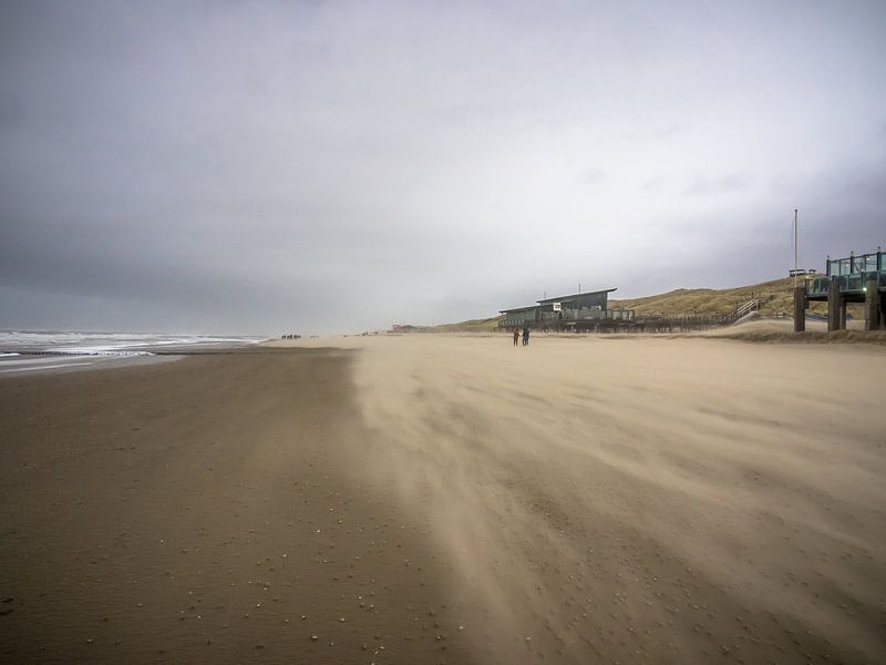 A windy coast at Callantsoog by Martijn Tilroe
