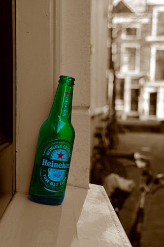 Bouteille de Heineken en gélatine solitaire