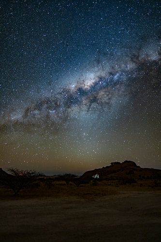 Spitskoppe met melkweg in Namibië, Afrika