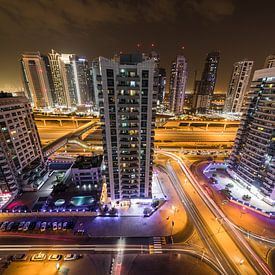 Dubai, nachtfoto met lange sluitertijd van Inge van den Brande