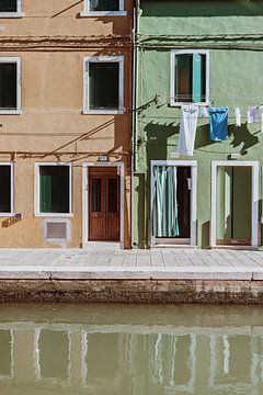 Häuser von Burano, Italien von Anne Verhees