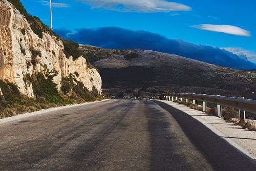 Open weg op Kefalonia, Griekenland