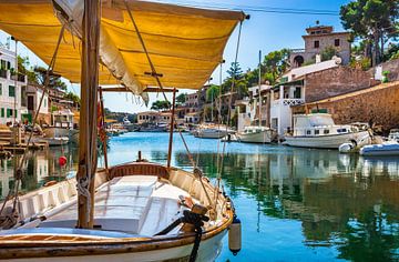 Oude vissersboot Cala Figuera, Spanje Middellandse Zee van Alex Winter