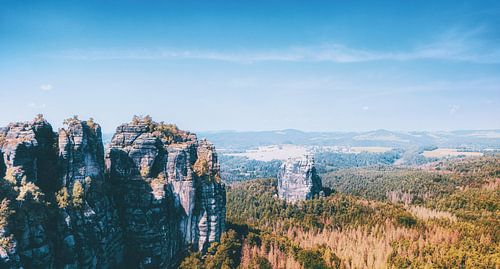 Landschappen in Bad Schandau met Schrammsteine stenen