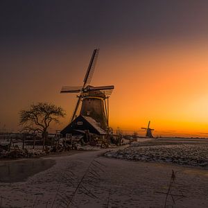 Le moulin emblématique au coucher du soleil ! sur Robert Kok