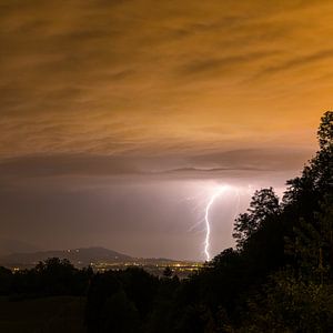 Gewitter über Salzburg von Denis Feiner