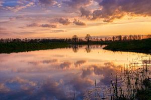 Sonnenuntergang am Fluss