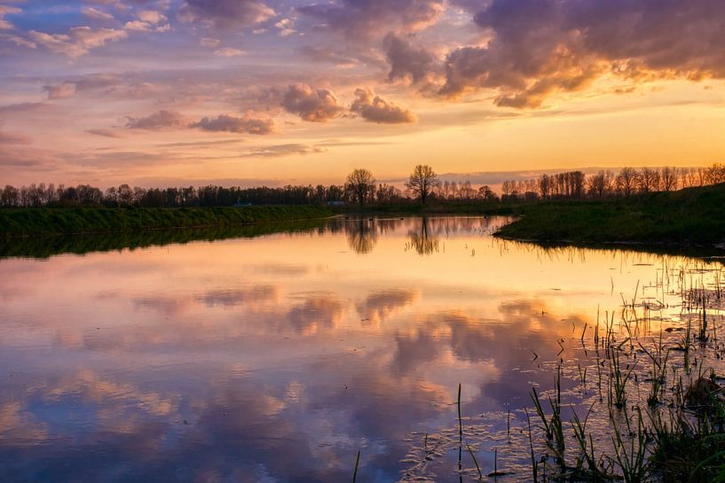 Sunset at the river by Joran Quinten