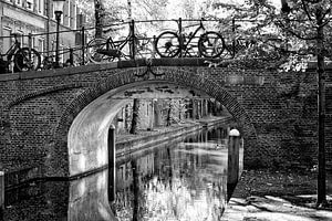 Die Magdalena-Brücke über den Nieuwegracht-Kanal in Utrecht