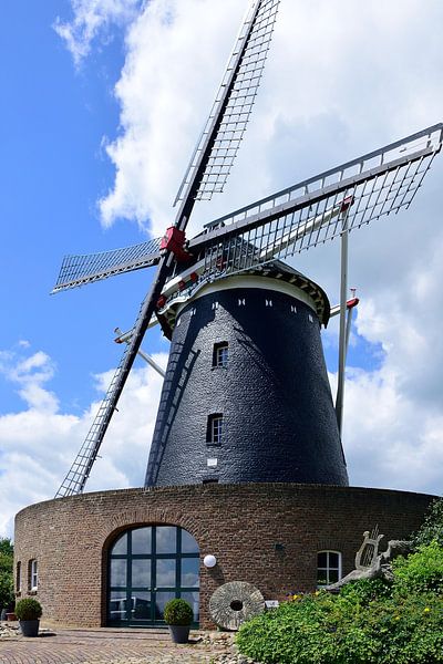 Die schwarze Mühle von Frank's Awesome Travels
