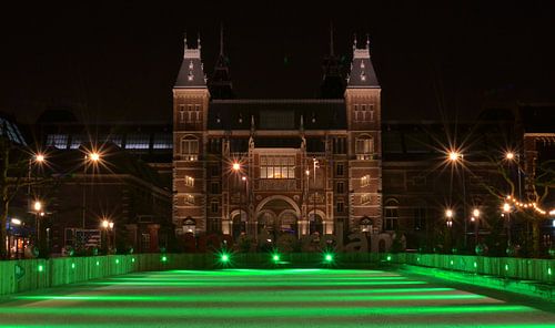 Grüne Eisbahn am Rijksmuseum - Festlicher Winterzauber in Amsterdam
