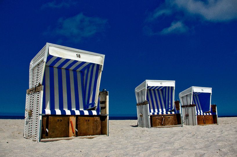 Chaises de plage numéro 18, 17 et 16 par Norbert Sülzner