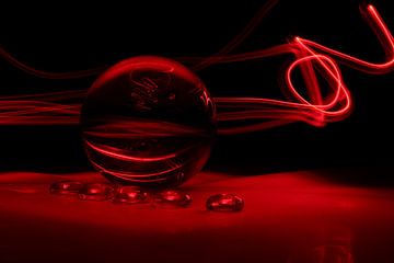 Glass bulb (ART / Art) red by Fotografie Sybrandy