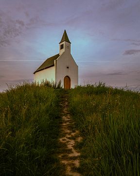 Het Kleine Witte Kerkje in de vroege ochtend | De Terp van Leidschenveen | photoprint van Rebecca van der Schaft