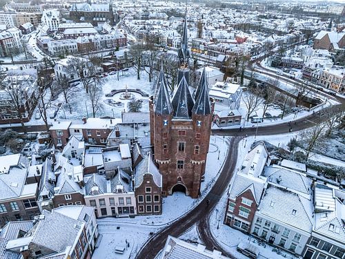 Zwolle Sassenpoort tijdens een koude winterochtend