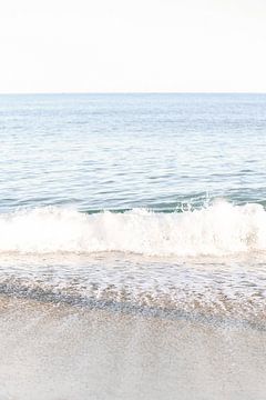 Oceaan golven | strand | zee | Barcelona | Spanje van Mirjam Broekhof
