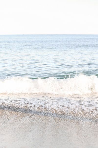 Ocean waves | beach | sea | Barcelona | Spain by Mirjam Broekhof