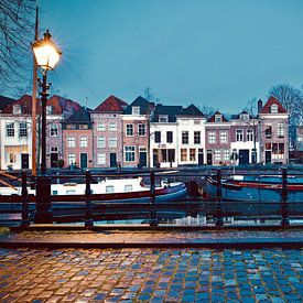 De Brede Haven van Den Bosch tijdens het blauwe uur van Den Bosch aan de Muur