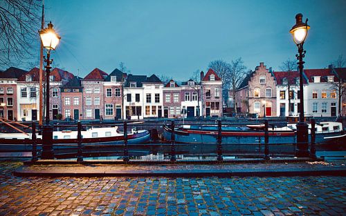 Den Boschs Brede Haven während der blauen Stunde