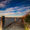 Steiger aan het water. van Henk Cruiming