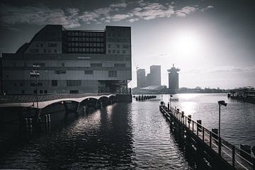 Amsterdam aux Pays-Bas n'est pas seulement noir et blanc