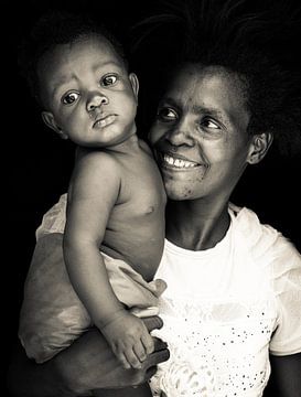Portret - Zambia 2019 - Moeder en zoon van Matthijs van Os Fotografie