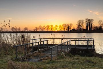 Fischersteg an der Alten Veer bei Sonnenaufgang von Bram Lubbers