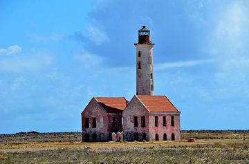 Pink lighthouse on Klein Curaçao by Karel Frielink