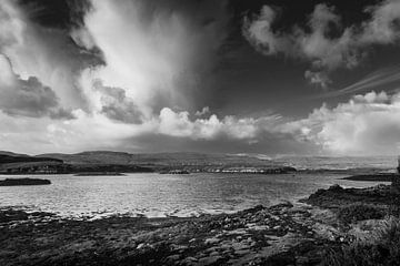 De prachtige, verlaten natuur van Schotland. Isle of Skye in Groot-Brittannië van Jakob Baranowski - Photography - Video - Photoshop