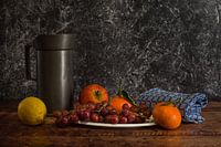 Stilleven met diverse soorten fruit