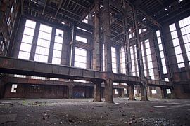 cathédrale en acier sur Dennis Elshout