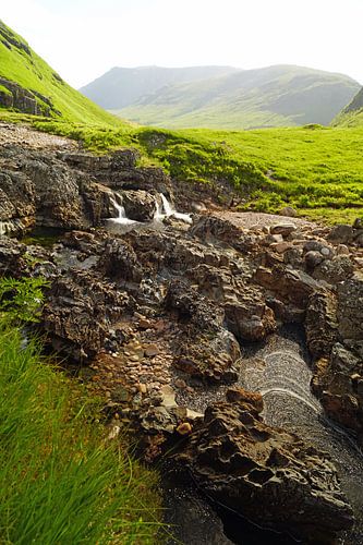 Neem de stoeltjeslift in Glencoe Mountain Resort. Uitzicht op het betoverende landschap