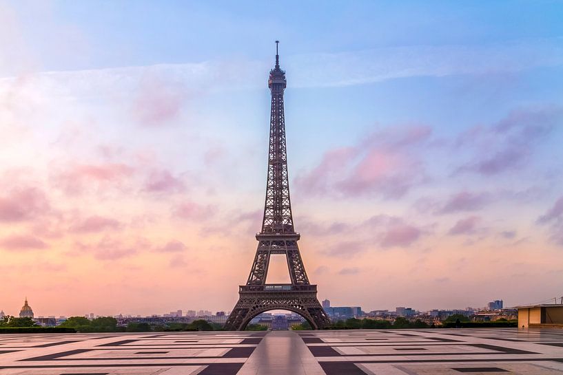 Eiffelturm bei Sonnenaufgang von Melanie Viola