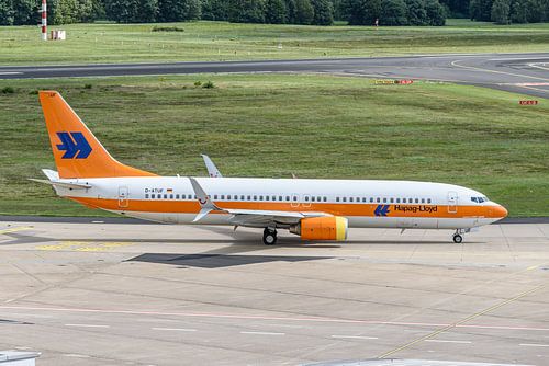 TUIfly Boeing 737-800 in Hapag Lloyd livery.