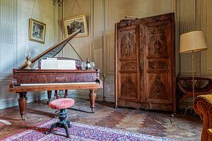 Lost Place - piano abandonné sur Gentleman of Decay