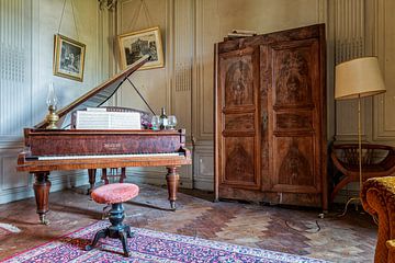 Lost Place - verlaten piano van Gentleman of Decay