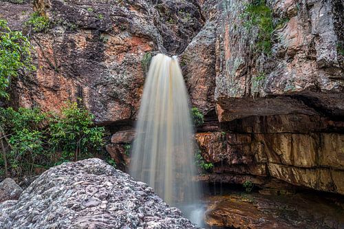 Image de longue exposition de la cascade de Primavera dans la Chapada Diamantina
