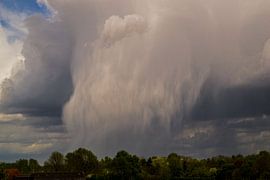 Water Bom by Glenn Aoys