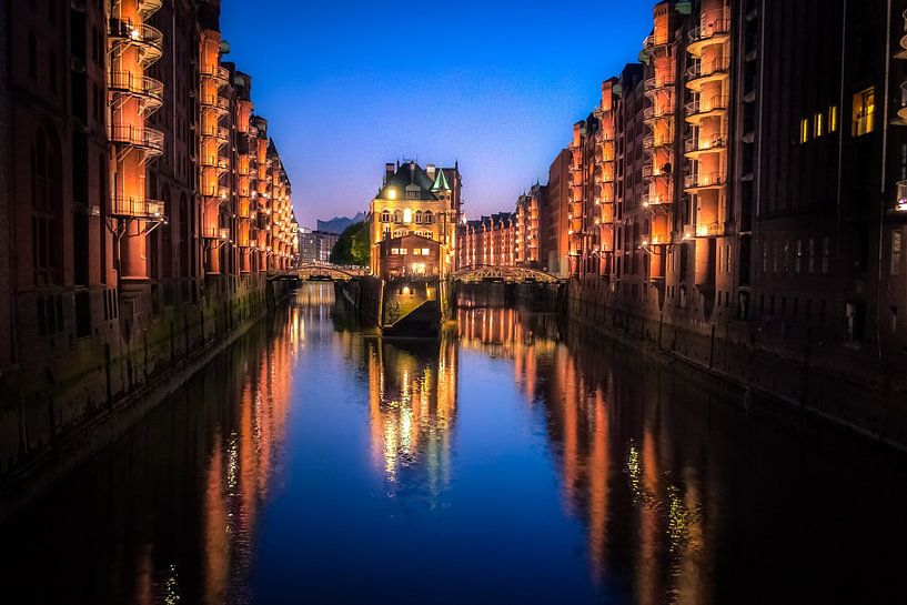 Hamburg by Hello Pompoyo